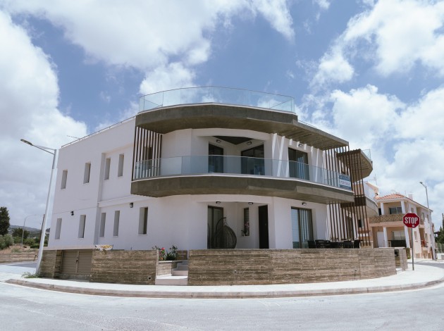 Apollo — Exterior — 43