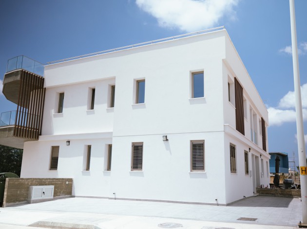 Apollo — Exterior — 50