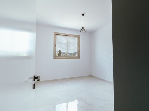 Apollo — Interior — 11
